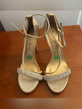 Women’s junior Badgley Mischka Gold Glitter Crystal Stiletto heels prom formal